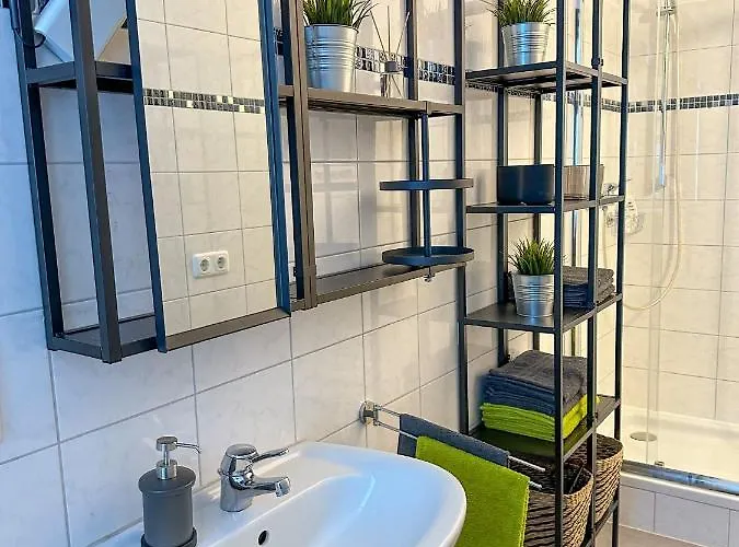 Bee Design + Zentral + Küche + Parken