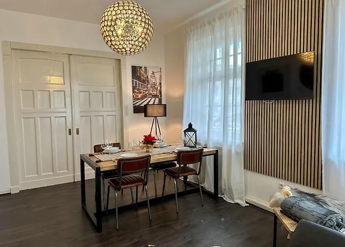 Bee Design + Zentral + Küche + Parken