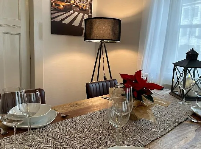 Bee Design + Zentral + Küche + Parken